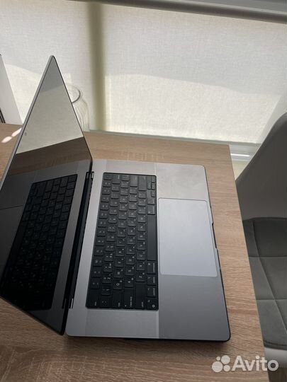 Macbook pro 16 m2 512gb