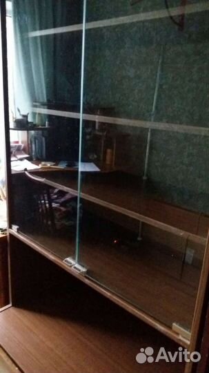 Книжный шкаф