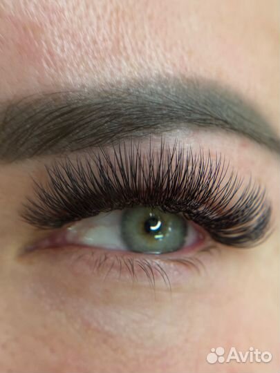 Наращивание ресниц,оформление бровей