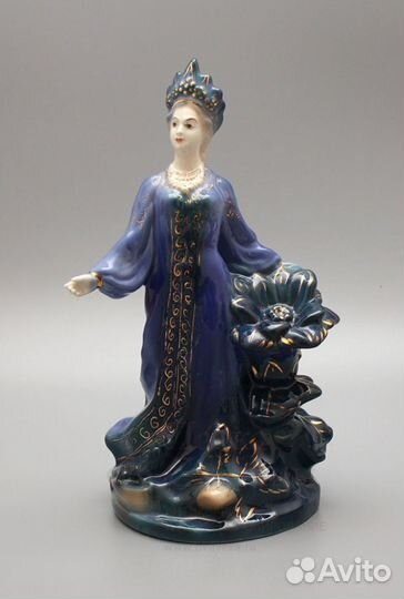 Фарфоровая статуэтка Хозяйка медной горы