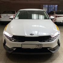 Kia K5 2.0 AT, 2021, 121 000 км, с пробегом, цена 1 600 000 руб.