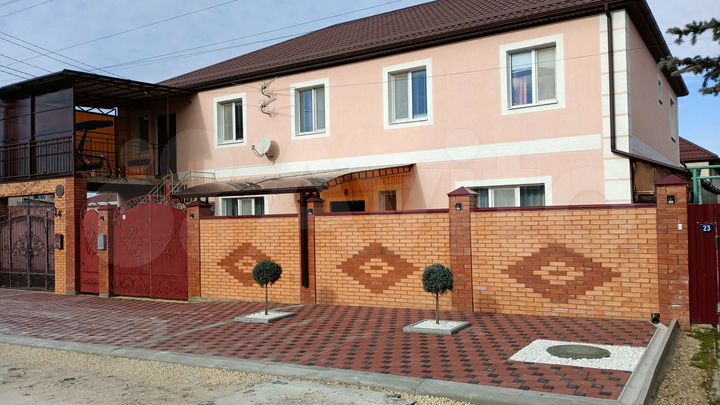 Дом 277 м² на участке 3 сот.