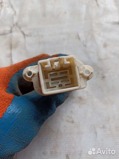 Резистор отопителя Форд Фокус 2. 1.6