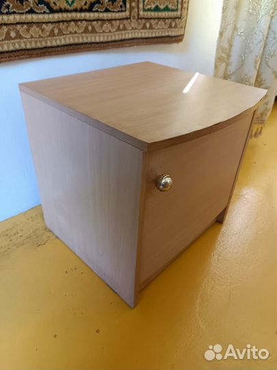 Тумба прикроватная