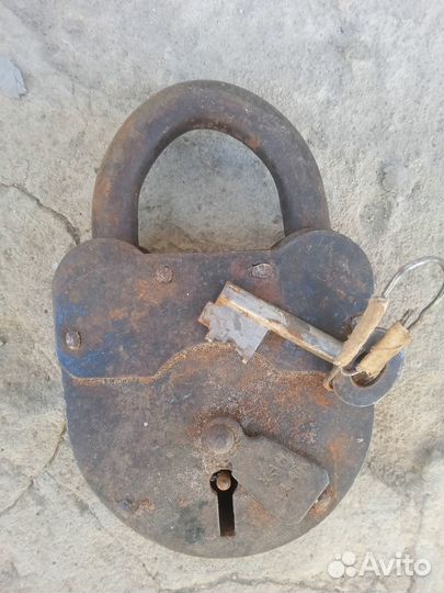 Замок навесной гаражный из СССР