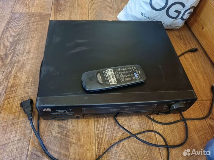 Видеомагнитофон jvc кассетный