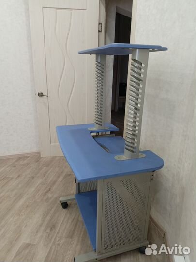 Стол компьютерный