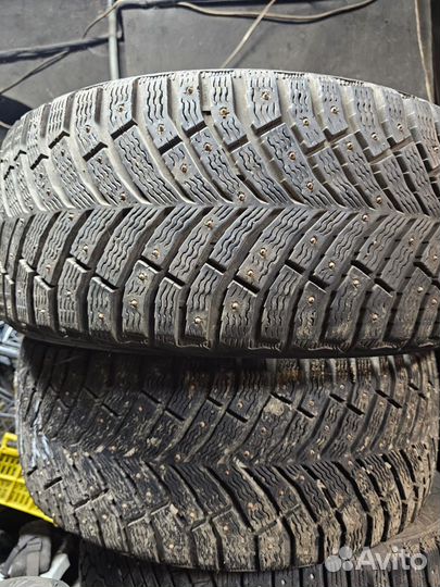 Michelin X-Ice North 4 225/40 R19