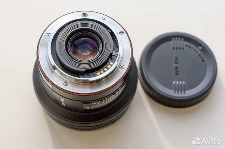 Фотообъектив широкоугольный Sony 20/2,8