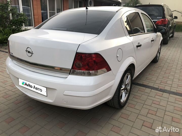 Opel Astra 1.6 МТ, 2010, 198 000 км