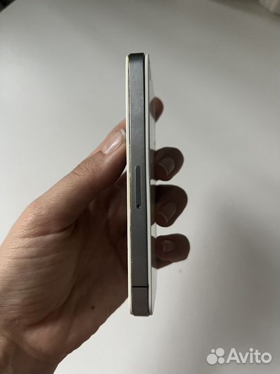 iPhone 4S, 32 ГБ