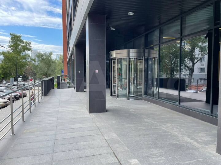 Офисный блок 453.1 м² в бц класса А