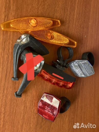 Отражатели, фонари и грипсы для велосипеда