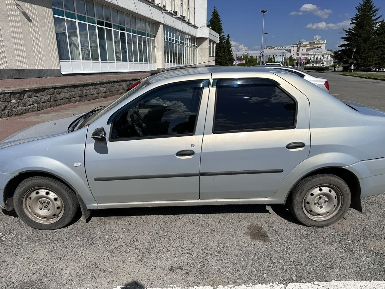 Renault Logan: фото владельца