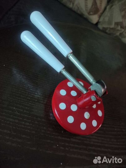 Закаточная машинка, ключ для консервирования