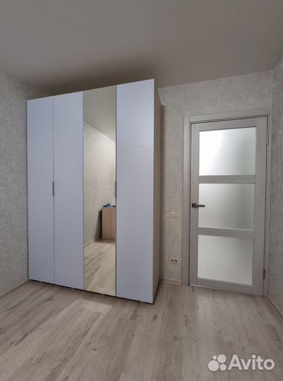 Шкаф купе с зеркалом