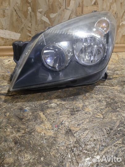 Фара Левая Опель Астра H бу оригинал 24451032LH