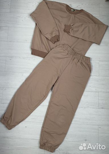 Спортивный костюм женский