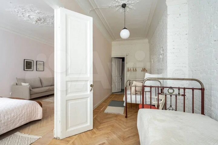 2-к. квартира, 66 м², 2/5 эт.