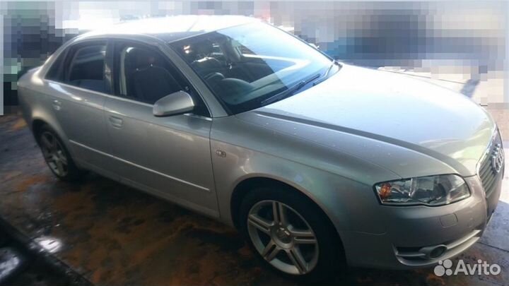 Фонарь задний левый Audi A4 8E B7 ALT (2.0)