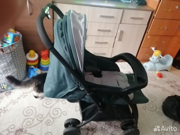 Прогулочная коляска трость