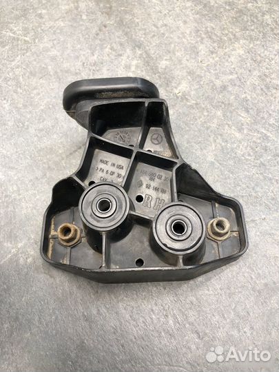 Направляющая бампера задняя правая Mercedes M W164