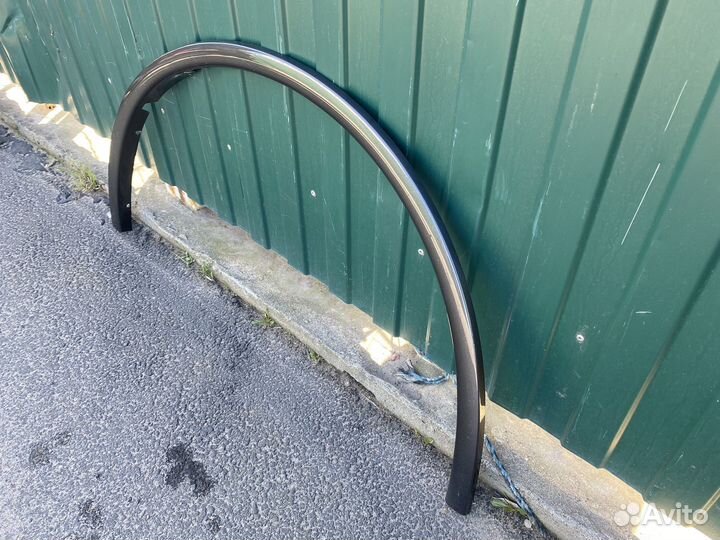 Накладка левого крыла Dodge Durango