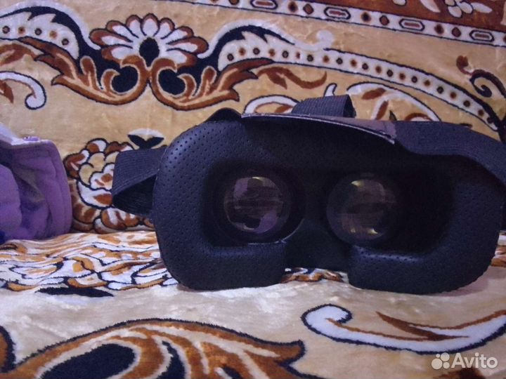 VR BOX - очки виртуальной реальности