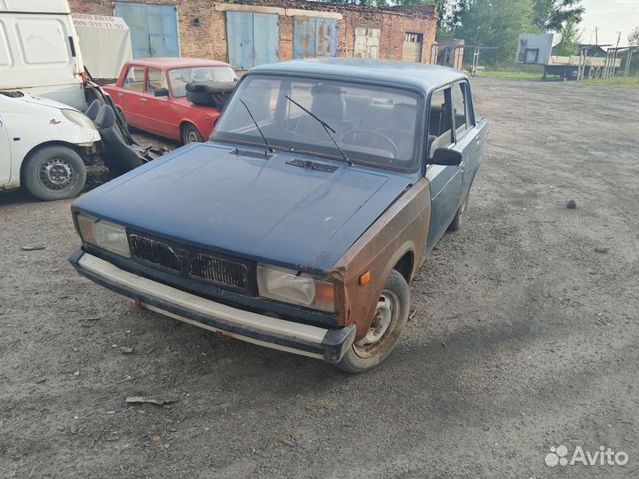 В разборе 2105 запчасти