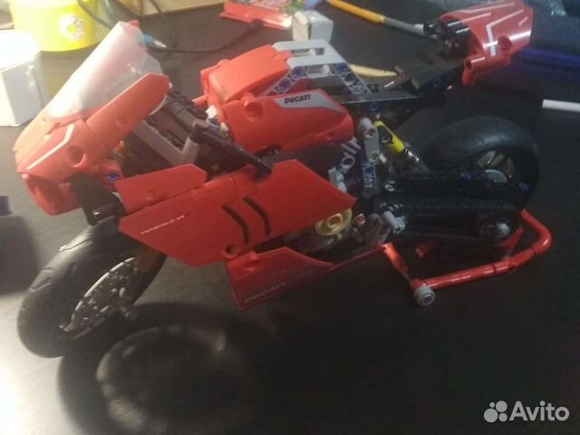 Lego Technic ducati panigale v4r