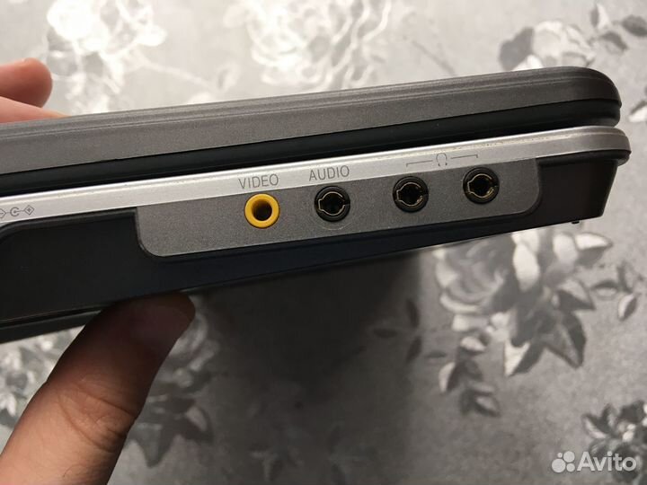 Портативный dvd проигрыватель Panasonic LS-82