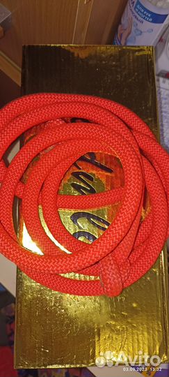 Гимнастическая скакалка