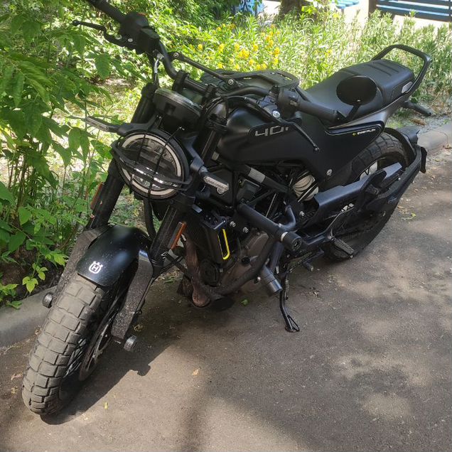Husqvarna Svartpilen 401, 2022, 13 000 км