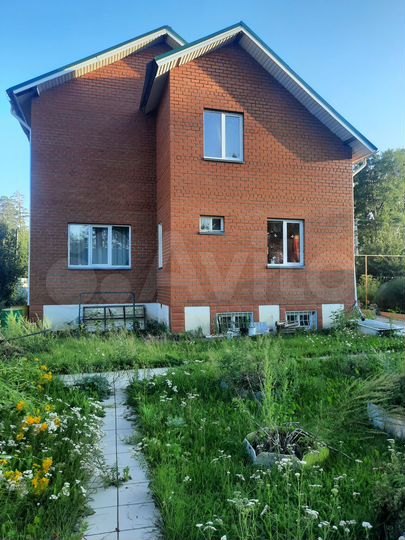 Коттедж 257,1 м² на участке 12 га