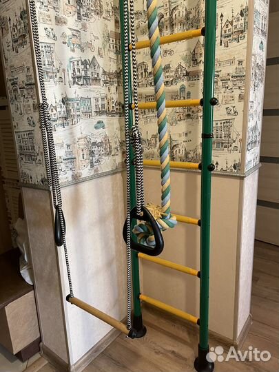 Детская спортивная шведская стенка