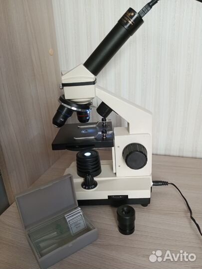 Цифровой микроскоп Levenhuk D2L NG