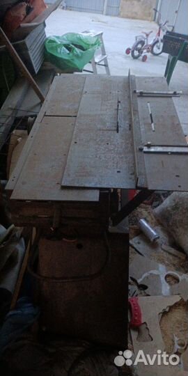 Деревообрабатывающий станок