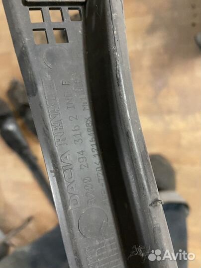 Накладка жабо левая правая рено логан сандеро