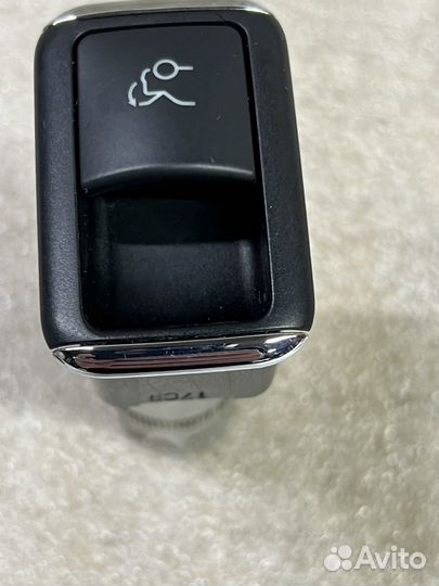 Кнопка багажника W212 W204 Mercedes