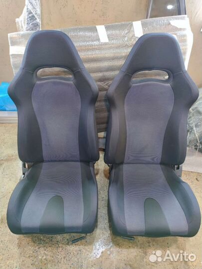 Сиденья передние Subaru WRX STI