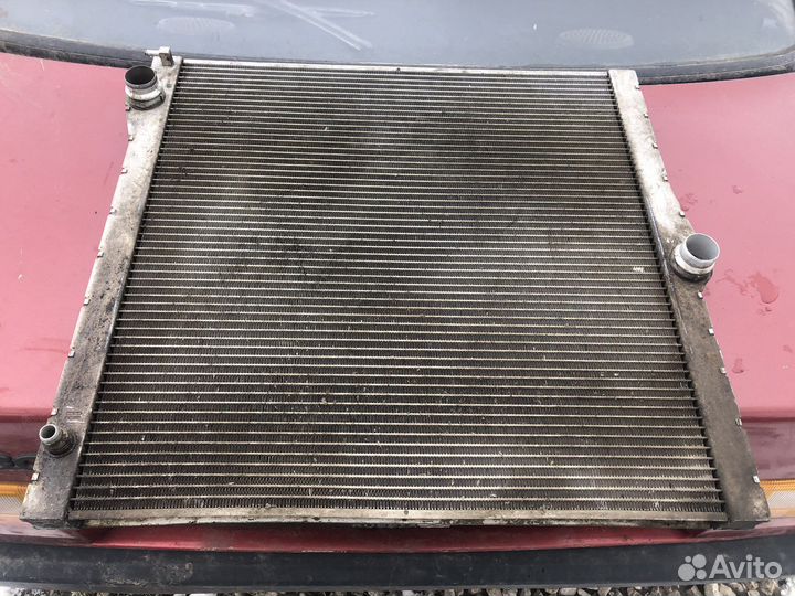 Радиатор охлаждения Bmw X5 E70