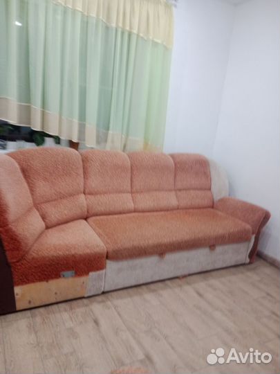 Большой угловой диван