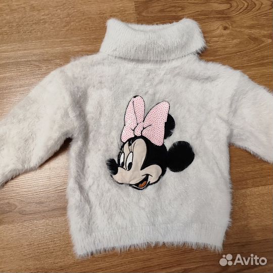 Свитер для девочки с горлом