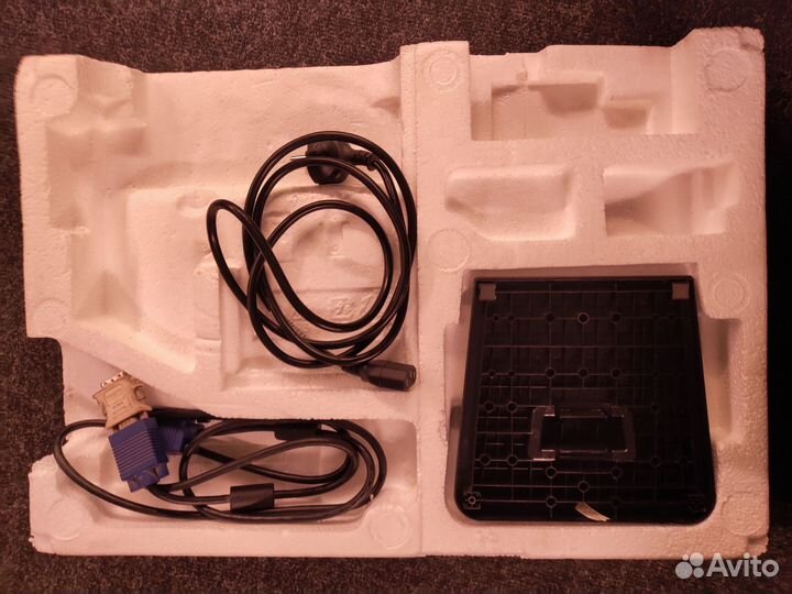 Монитор HP 22w