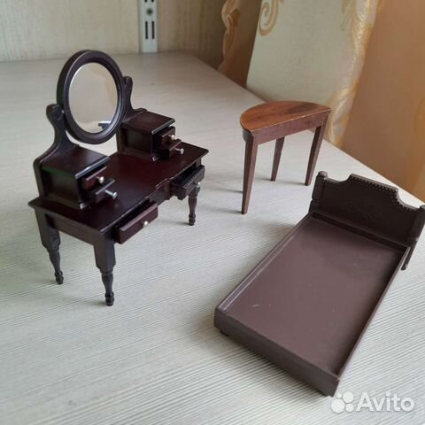 Мебель для кукольного домика