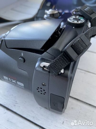 Компактный фотоаппарат BenQ GH700