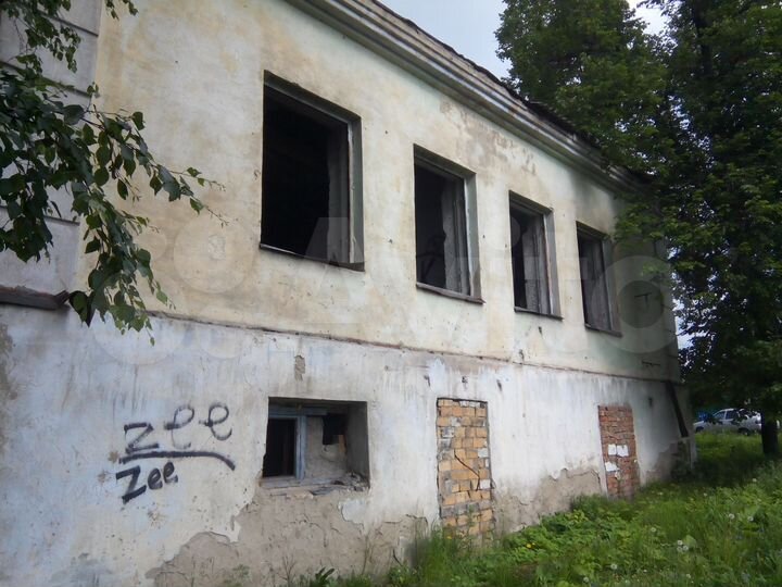 Нежилое здание с земельным участком ст.Бердяуш