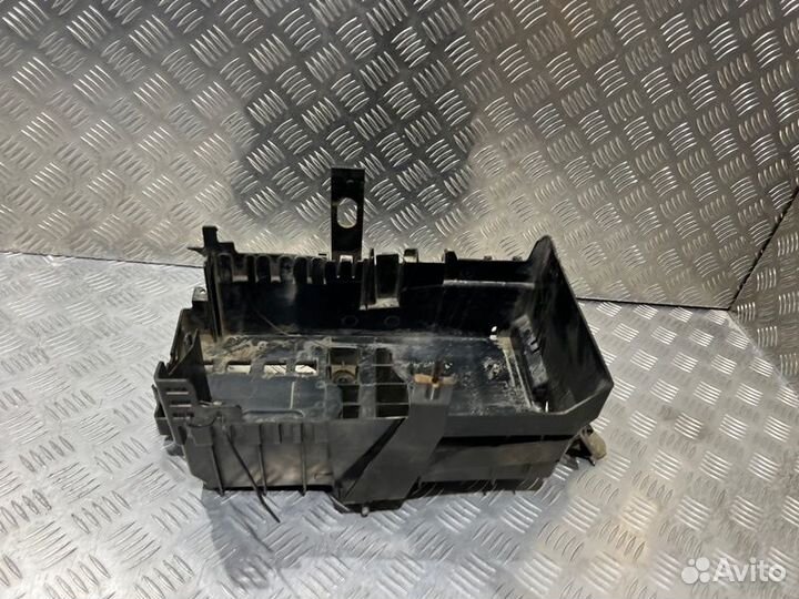 Площадка АКБ Chevrolet Cruze седан 1.6 F16D3 2011