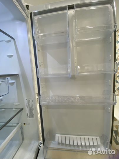 Холодильник Hotpoint Ariston HMD 520 W новый