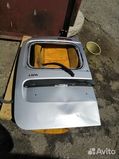 Дверь задняя распашная largus